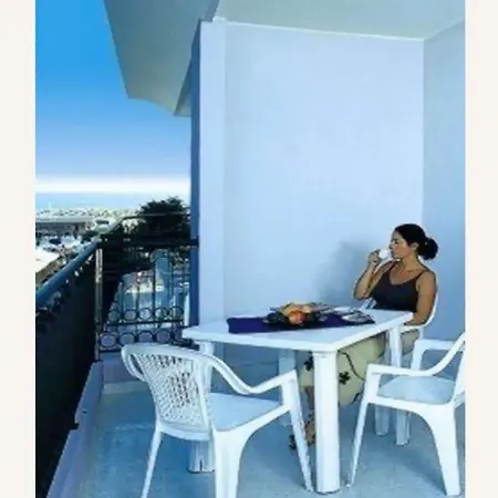 Intimate In A Modern Residence-beahost بيبيوني