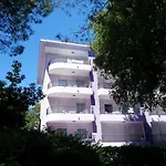 Intimate In A Modern Residence-beahost * ビビオーネ