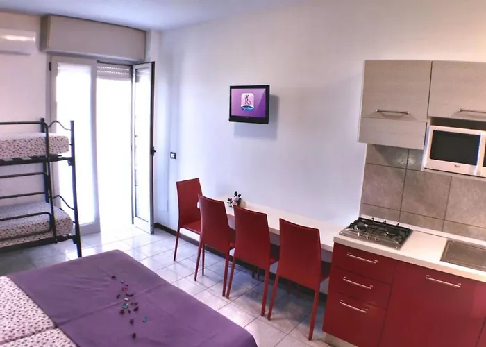 Intimate In A Modern Residence-beahost דירה ביביונה